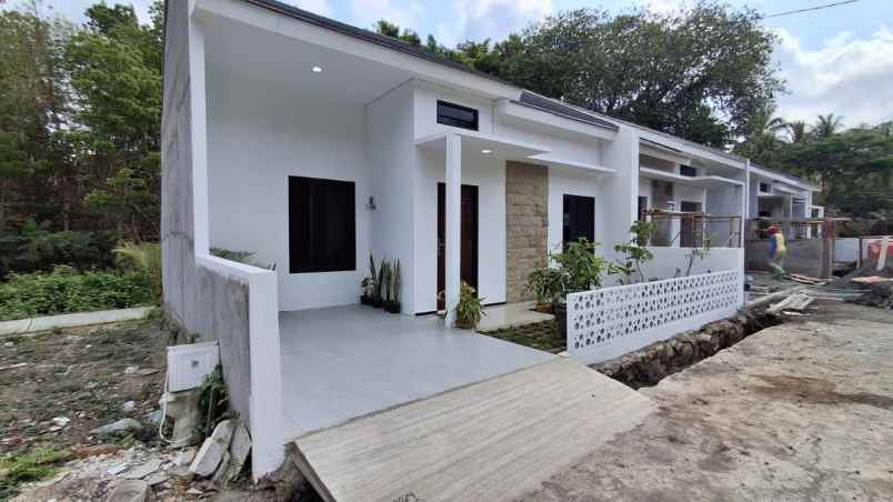 rumah futuristik tentrem asri