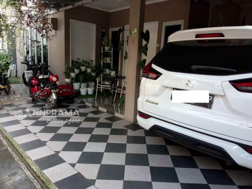 rumah hook dalam perumahan tapos depok