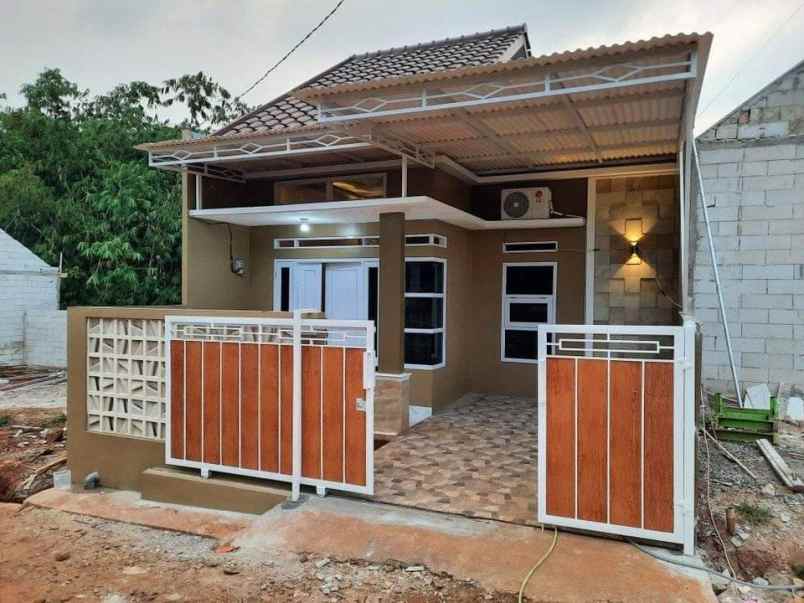 rumah hunian minimalis modern dekat akses tol