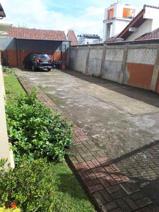 rumah jln raya kesehatan sektor