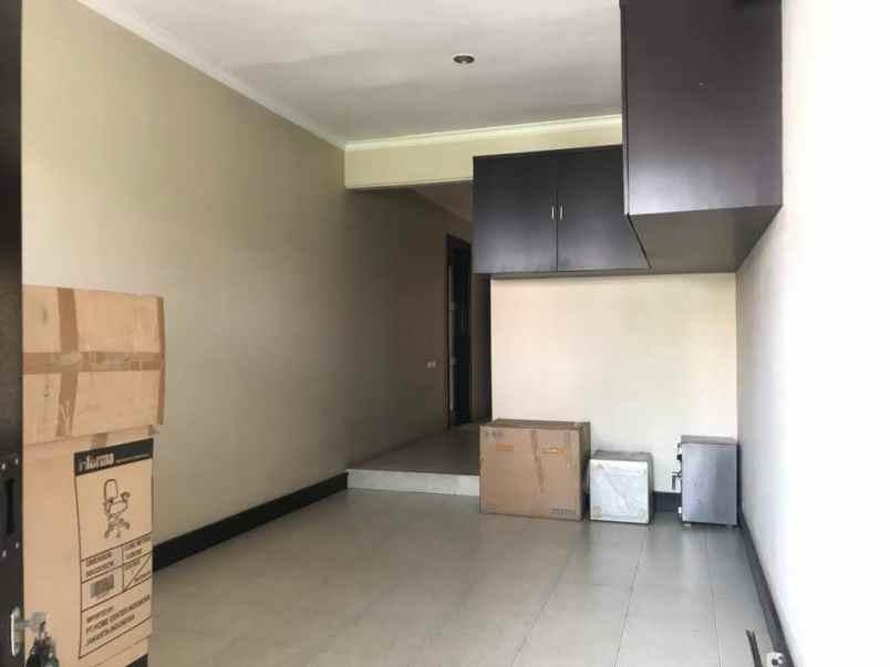 rumah jual full furnished graha family surabaya