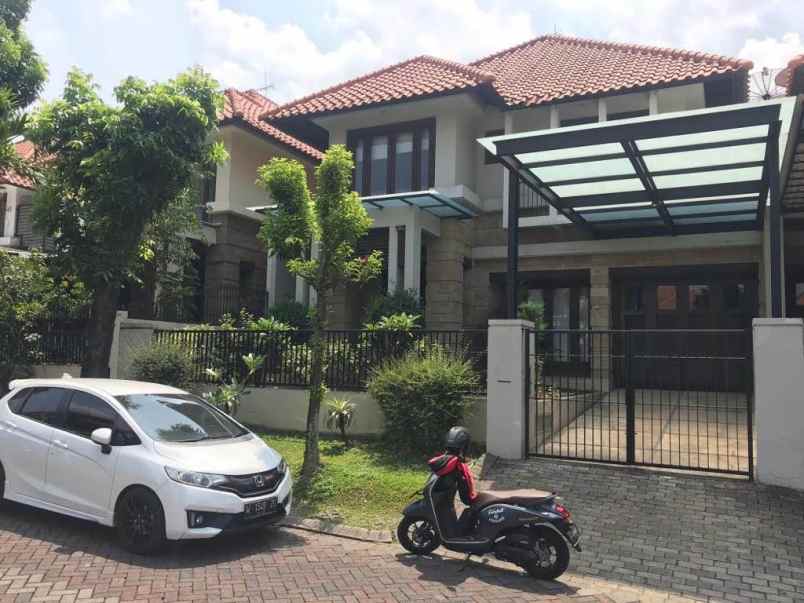 rumah jual full furnished graha family surabaya