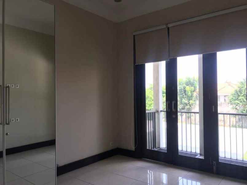 rumah jual full furnished graha family surabaya