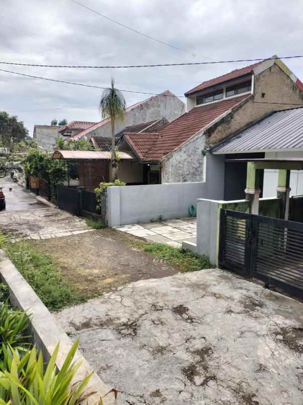 rumah komp sariwangi dekat kampus polban bisa kpr