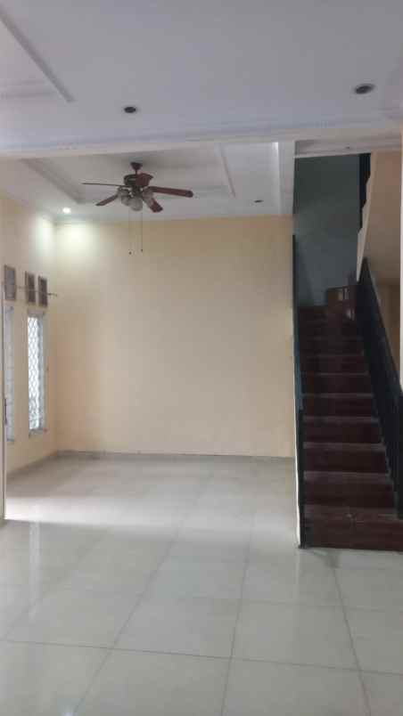 rumah komplek bukit nusa indah