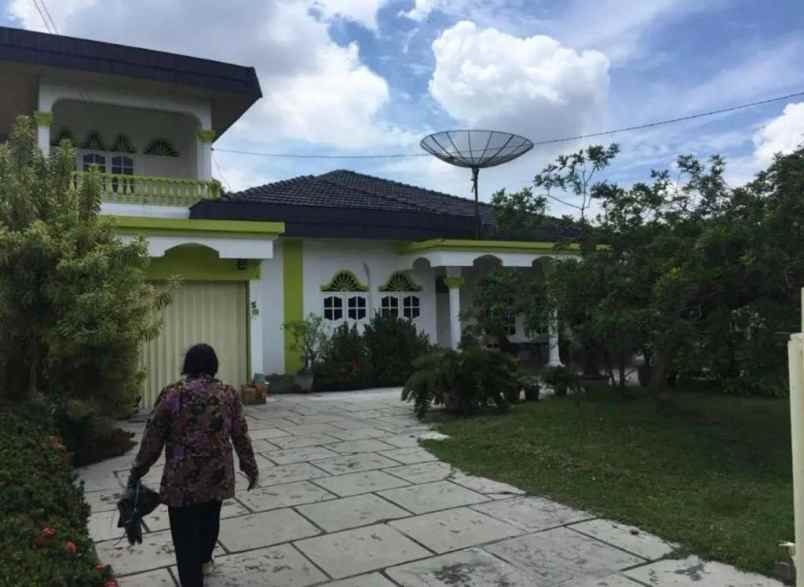 rumah luas nyaman asri aman nyaman