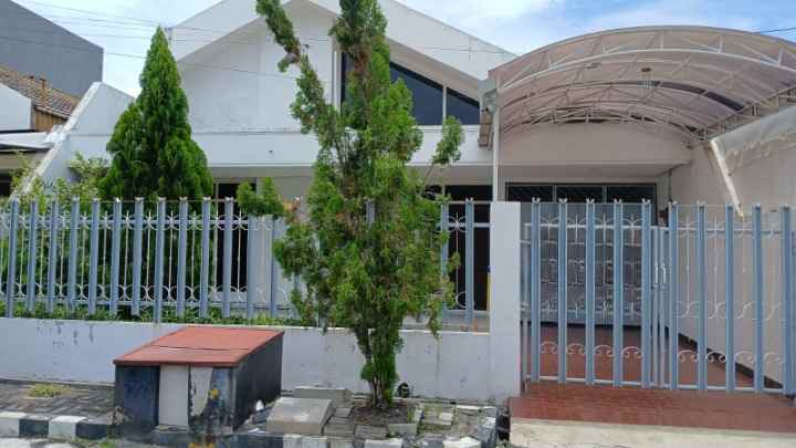 rumah luas semi furnished siap huni di kertajaya