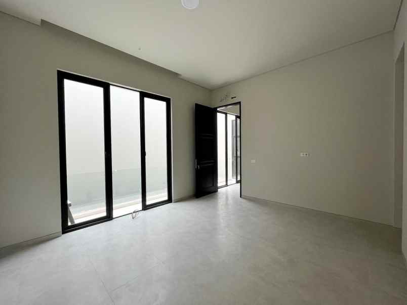 rumah manyar tirtoasri new minimalis row 2 mobil