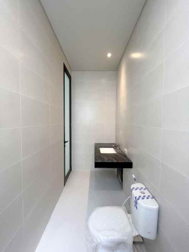 rumah manyar tirtoasri new minimalis row 2 mobil