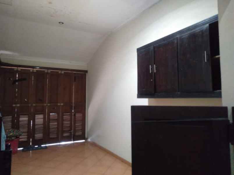 rumah mewah 2 lantai akses mudah dekat terminal jombor