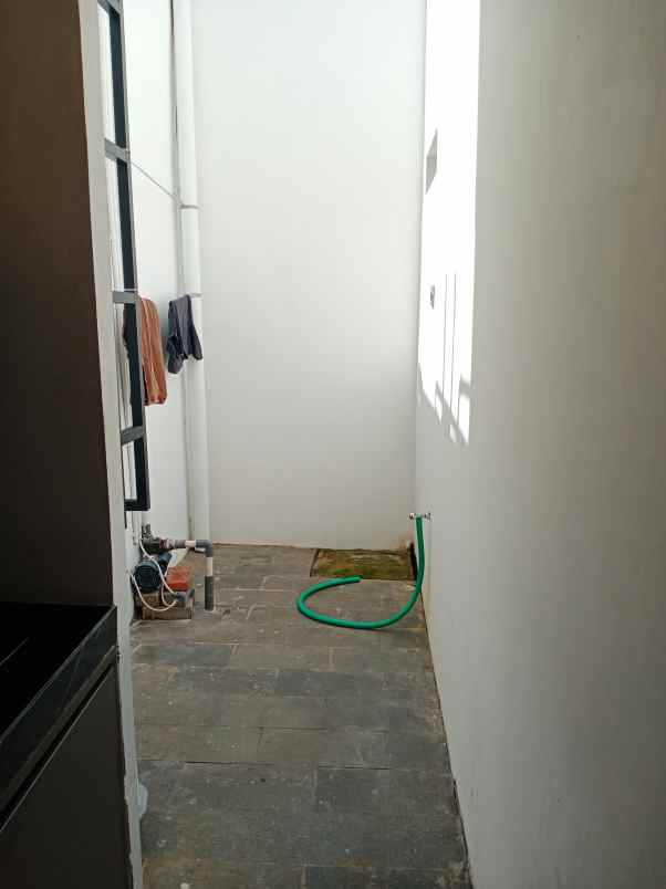 rumah mewah 2 lantai siap huni di sewon bantul