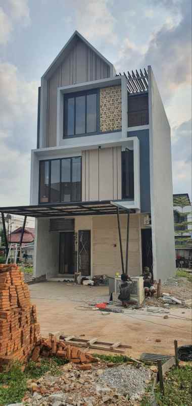 rumah mewah 3 lantai pejaten pasar minggu jaksel