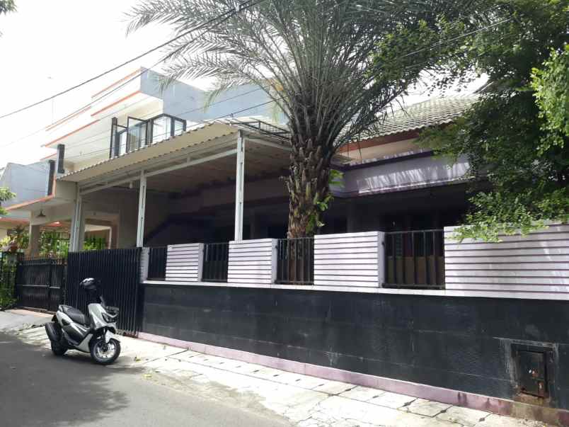 rumah mewah dalam komplek pondok kelapa jakarta timur