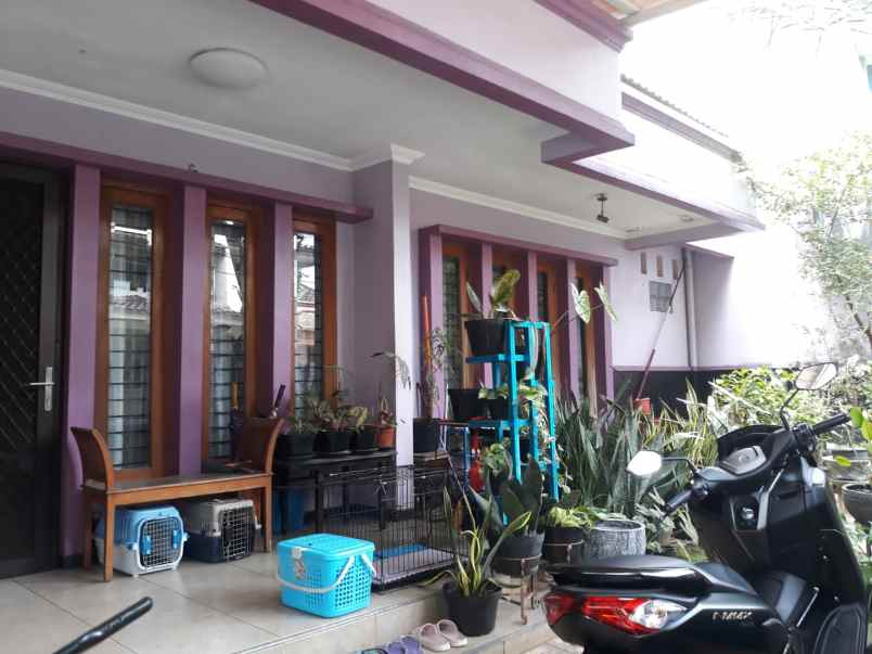 rumah mewah dalam komplek pondok kelapa jakarta timur