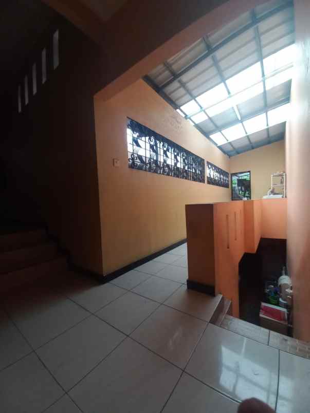 rumah mewah dalam komplek pondok kelapa jakarta timur