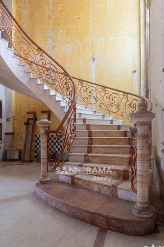 rumah mewah di megapolitan cinere sartin
