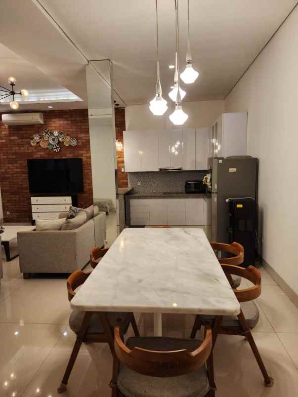 rumah mewah di menteng full furnished