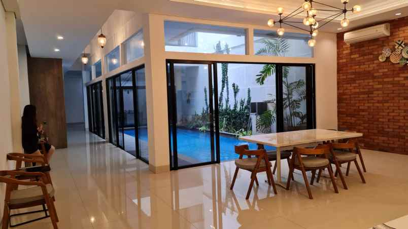 rumah mewah di menteng full furnished