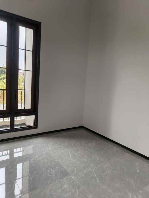 rumah mewah tengah kota semarang dekat rs ketileng