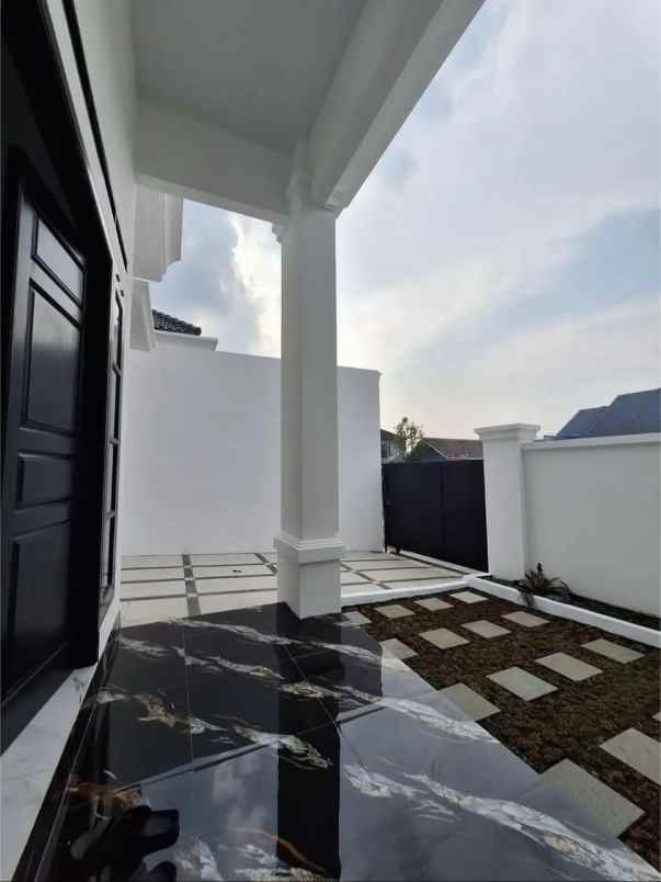 rumah modern di lokasi strategis