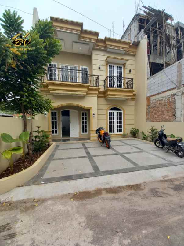 rumah modern klasik ready stok di ciganjur jagakarsa