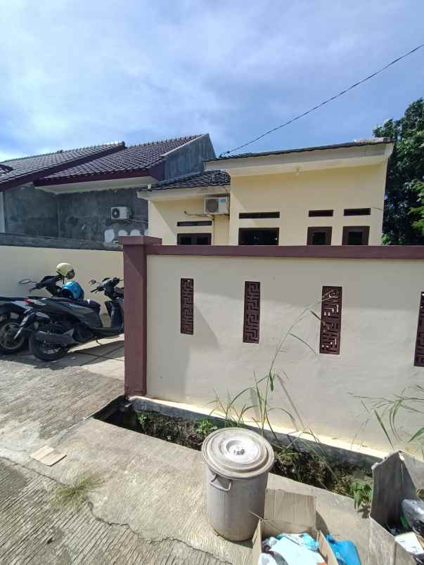 rumah murah samping taman graha asri ciracas