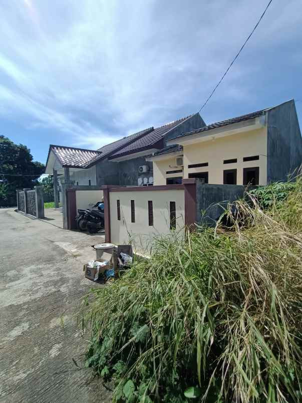 rumah murah samping taman graha asri ciracas