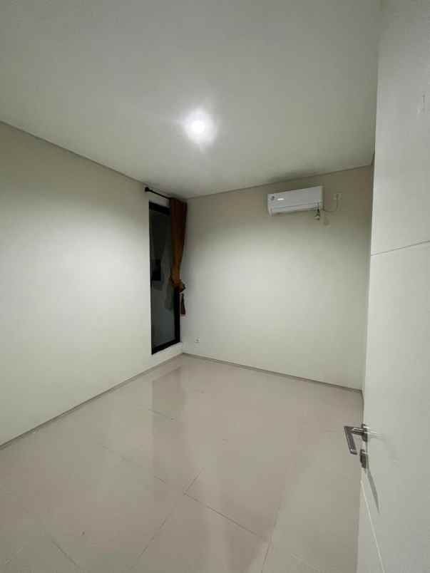 rumah northwest lake citraland utara