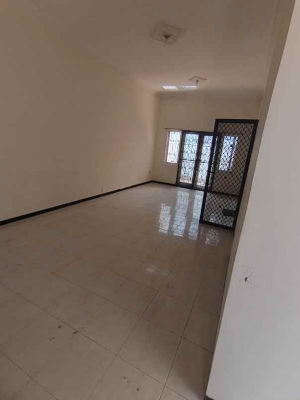 rumah ploso timur 2 lantai