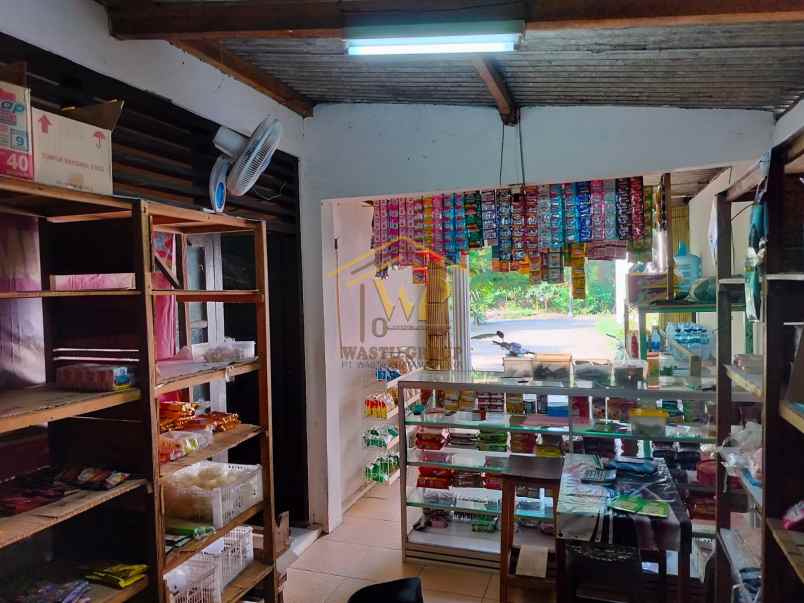 rumah second dengan tanah luas dekat jalan jogja solo