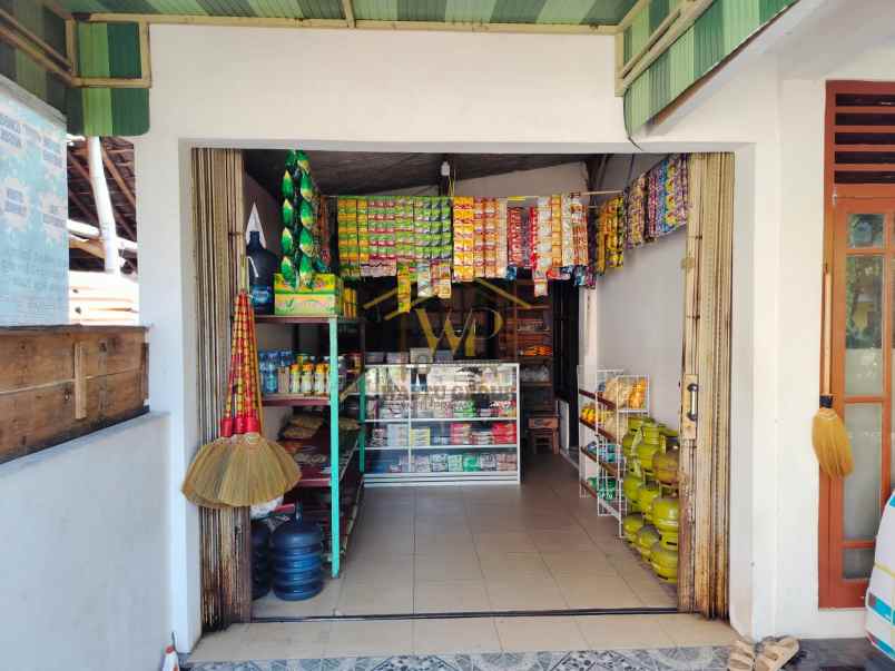 rumah second dengan tanah luas dekat jalan jogja solo