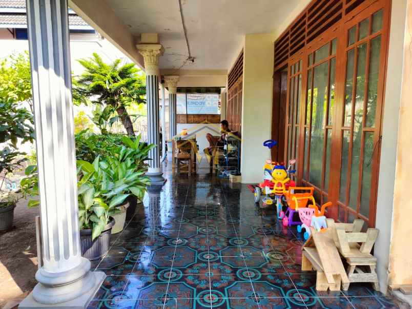 rumah second dengan tanah luas dekat jalan jogja solo