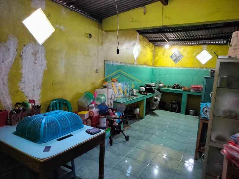 rumah second dengan tanah luas dekat jalan jogja solo