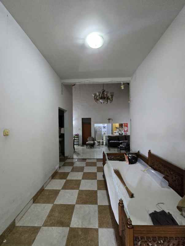 rumah second posisi hook di pondok kelapa jaktim