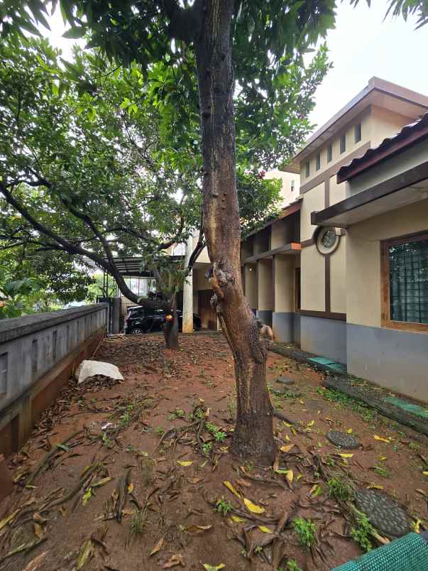 rumah second posisi hook di pondok kelapa jaktim