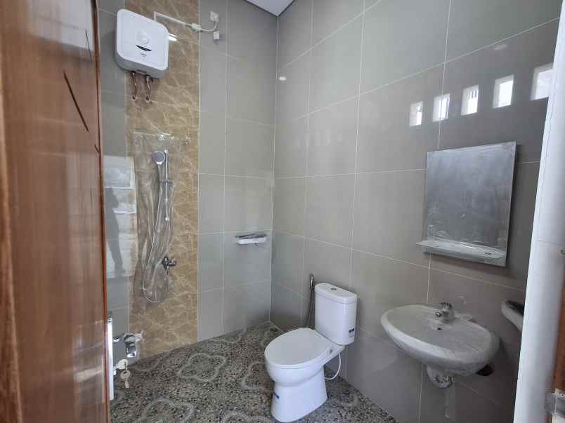 rumah siap huni 2 lantai di jantung wisata kaliurang