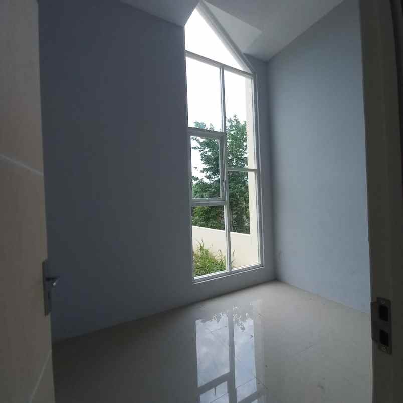 rumah smarthome lokasi buring kedungkandang