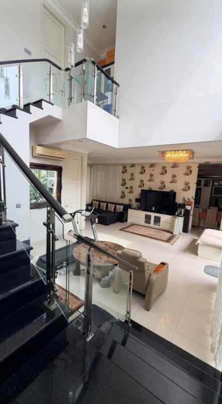 rumah sultan pakuwon city turun 1 1 milyar