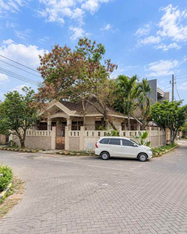 rumah sutorejo timur jalan besar row 4 mobil hook