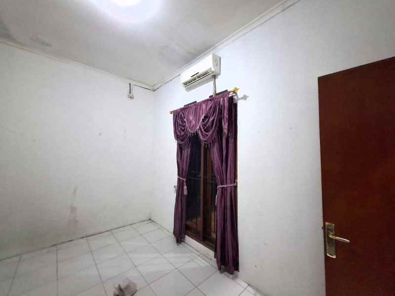 rumah usaha dilalui angkot di pondok bambu duren sawit