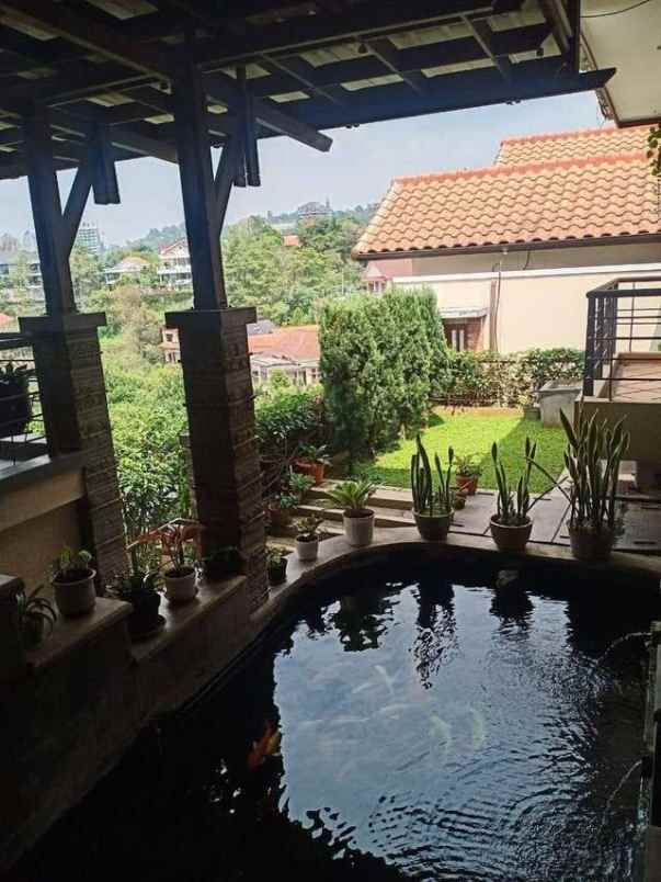 rumah villa terawat siap huni dago resort