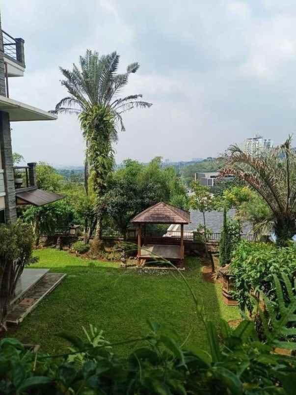 rumah villa terawat siap huni dago resort