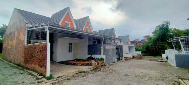 scandinavian cluster malang rumah 1 lantai murah