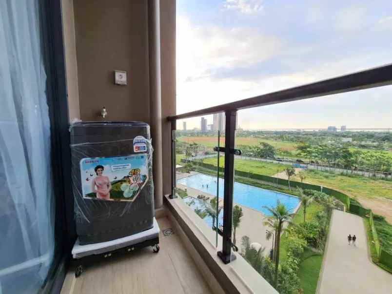 sewa apartemen baru sky house bsd view kolam renang