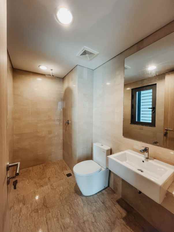 sewa apartemen holland village 3br cempaka putih