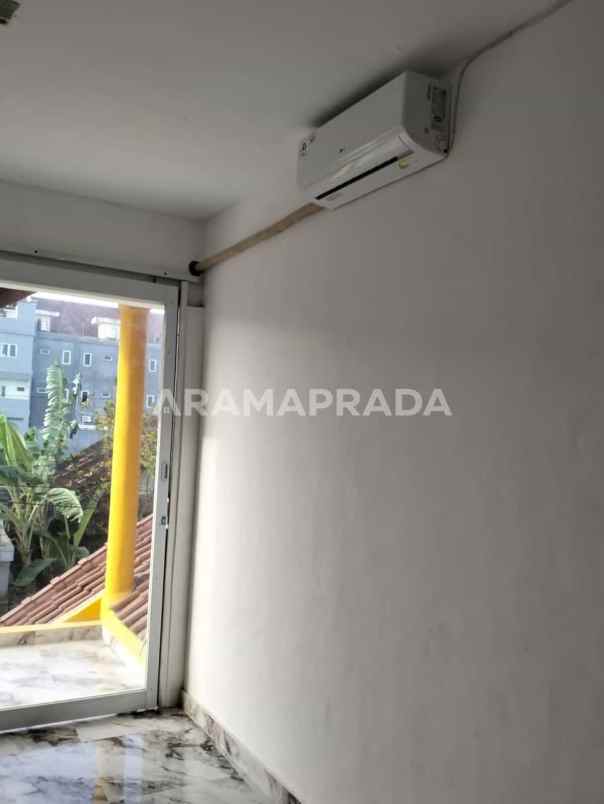 sewa rumah 2 lantai 3 kamar dekat tsm imam bonjol