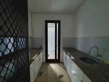 sewa rumah royal residence strategis