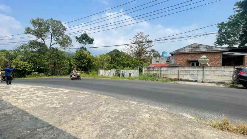 tanah pinggir jalan agus salim