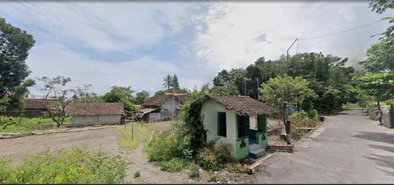 tanah timur uii lahan datar jalan kaliurang yogyakarta