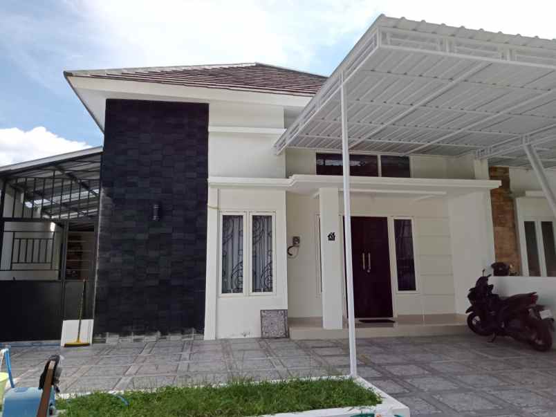 unit terbatas rumah cantik minimalis dekat umy